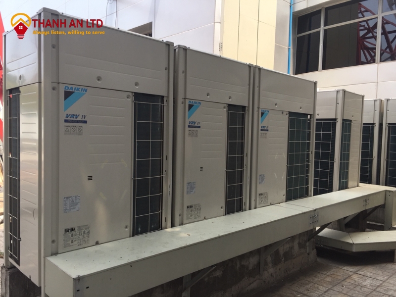 Lắp đặt dàn nóng Multi Daikin cho hội trường